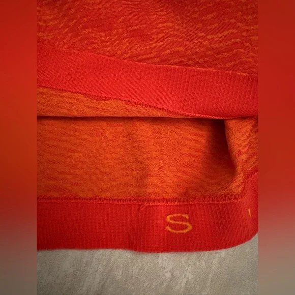 Lululemon Men’s Bright Orange Hooded Sweatshirt - Picture 7 of 7